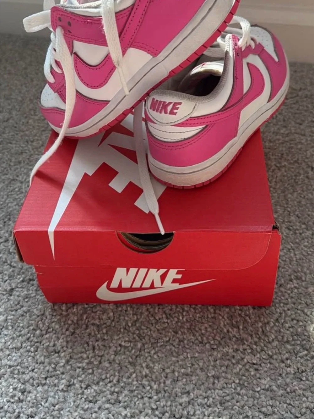 Nike Kids Low-Top Sneakers in White and Bright Pink